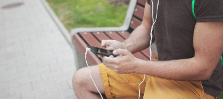 L'auto-test auditif améliore l'usage des systèmes audio chez l'adolescent