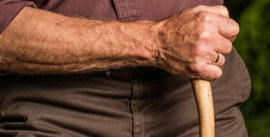 L'espérance de vie en bonne santé après 65 ans augmente chez l'homme et la femme