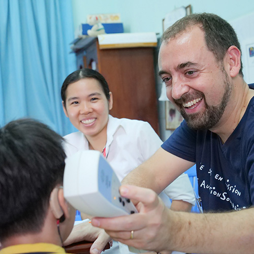 Cyril Molinary au Vietnam avec Audition Solidarité