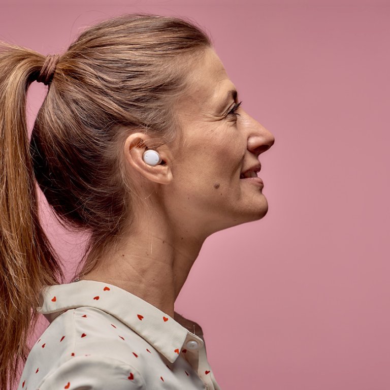 Voilà pourquoi porter des écouteurs peut endommager vos oreilles