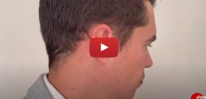 Vidéo : Comment insérer une aide auditive ReSound ONE dans un chargeur de bureau - Audition Conseil